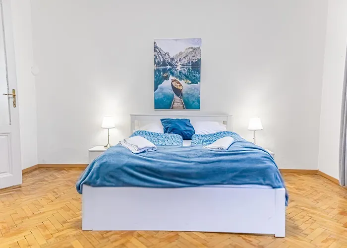 Spacious 3 Adjacent Apartments, Very In شقة فيينا