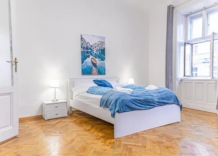 Spacious 3 Adjacent Apartments, Very In فيينا