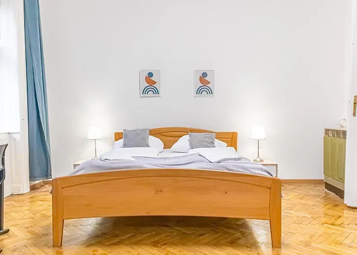 Spacious 3 Adjacent Apartments, Very In *