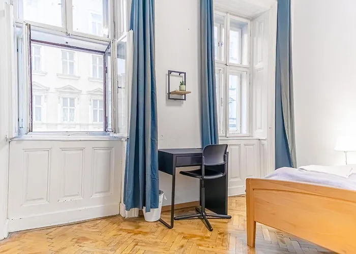 شقة Spacious 3 Adjacent Apartments, Very In *