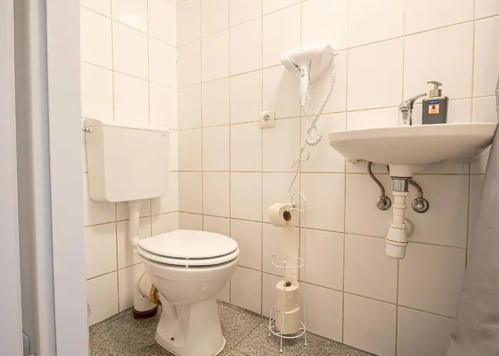 Spacious 3 Adjacent Apartments, Very In شقة فيينا